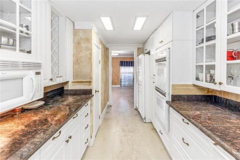 Villa ou maison à vendre à Titusville, Floride: 7 chambres, 623.56 m2 № 2122076 - photo 10