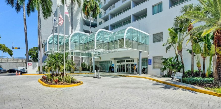 Condo in Fort Lauderdale, Florida, 1 bedroom № 1135443