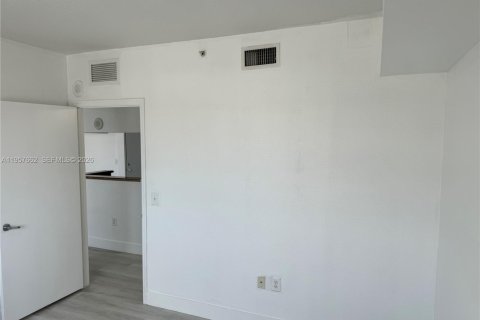 Купить кондоминиум в Майами, Флорида 2 спальни, 91.42м2, № 2011589 - фото 20