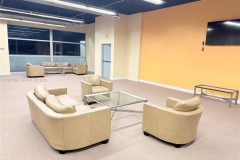 Купить кондоминиум в Майами, Флорида 2 спальни, 91.42м2, № 2011589 - фото 7