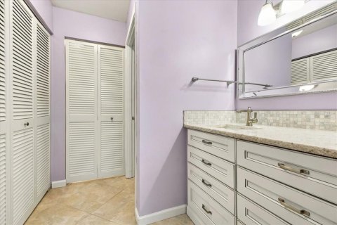 Condo in Bradenton, Florida, 2 bedrooms  № 2379023 - photo 14