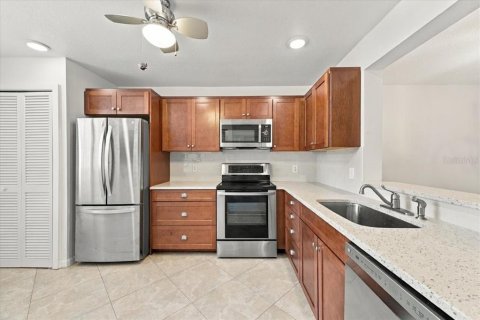 Condo in Bradenton, Florida, 2 bedrooms  № 2379023 - photo 5