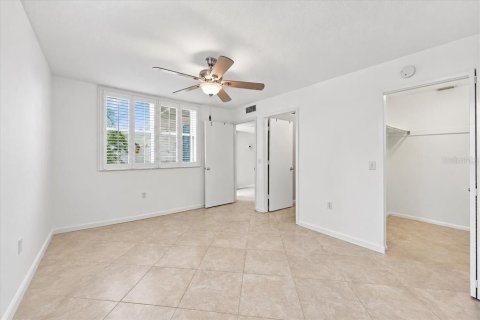 Condo in Bradenton, Florida, 2 bedrooms  № 2379023 - photo 17