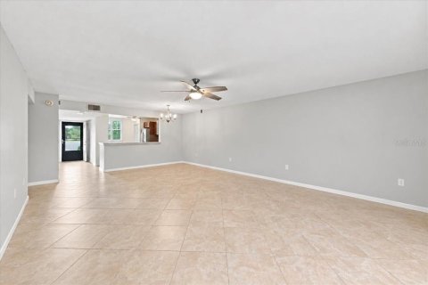 Condo in Bradenton, Florida, 2 bedrooms  № 2379023 - photo 11