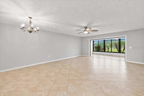 Condo in Bradenton, Florida, 2 bedrooms  № 2379023 - photo 9