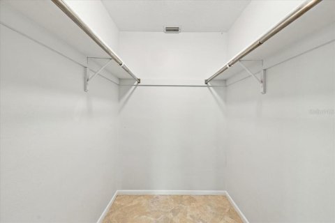 Condo in Bradenton, Florida, 2 bedrooms  № 2379023 - photo 16