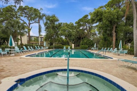 Condo in Bradenton, Florida, 2 bedrooms  № 2379023 - photo 25