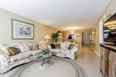 Condominio en alquiler en Belleair, Florida, 2 dormitorios, 99.22 m2 № 1818015 - foto 3