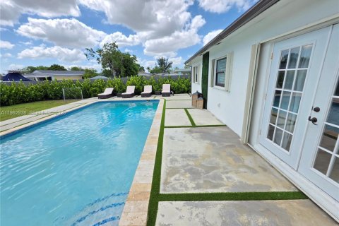 Villa ou maison à vendre à Miami Gardens, Floride: 4 chambres, 136.85 m2 № 2023843 - photo 21