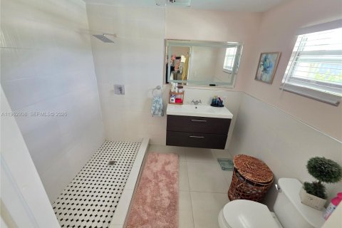 Villa ou maison à vendre à Miami Gardens, Floride: 4 chambres, 136.85 m2 № 2023843 - photo 18