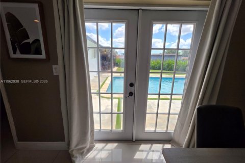 Villa ou maison à vendre à Miami Gardens, Floride: 4 chambres, 136.85 m2 № 2023843 - photo 13