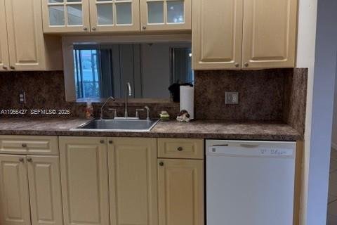 Купить кондоминиум в Пемброк-Пайнс, Флорида 2 спальни, 110.74м2, № 2012058 - фото 5