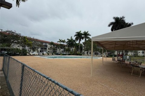 Купить кондоминиум в Пемброк-Пайнс, Флорида 2 спальни, 110.74м2, № 2012058 - фото 26