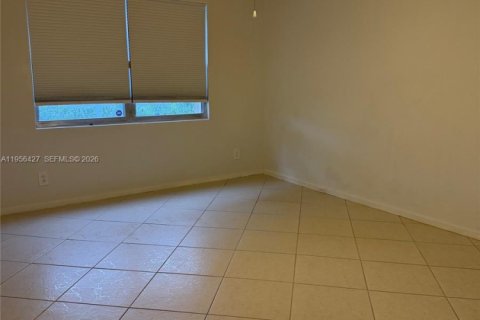 Купить кондоминиум в Пемброк-Пайнс, Флорида 2 спальни, 110.74м2, № 2012058 - фото 16