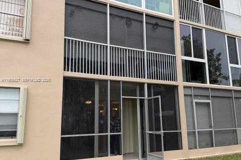 Купить кондоминиум в Пемброк-Пайнс, Флорида 2 спальни, 110.74м2, № 2012058 - фото 23