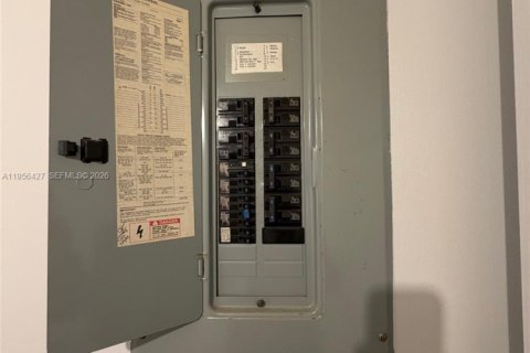 Купить кондоминиум в Пемброк-Пайнс, Флорида 2 спальни, 110.74м2, № 2012058 - фото 24