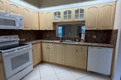 Купить кондоминиум в Пемброк-Пайнс, Флорида 2 спальни, 110.74м2, № 2012058 - фото 7