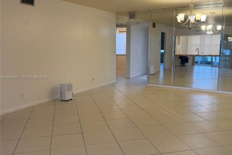 Купить кондоминиум в Пемброк-Пайнс, Флорида 2 спальни, 110.74м2, № 2012058 - фото 8