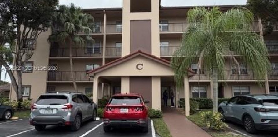 Кондоминиум с 2 спальнями в Пемброк-Пайнс, Флорида № 2012058