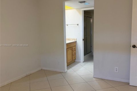 Купить кондоминиум в Пемброк-Пайнс, Флорида 2 спальни, 110.74м2, № 2012058 - фото 17