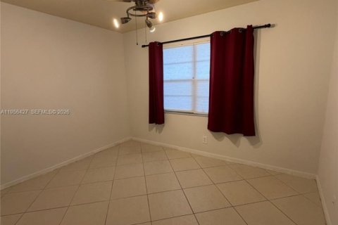 Купить кондоминиум в Пемброк-Пайнс, Флорида 2 спальни, 110.74м2, № 2012058 - фото 14