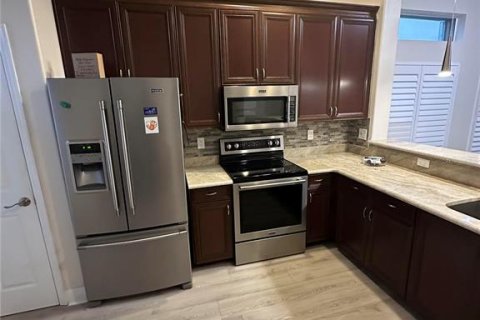 House in Fort Myers, Florida 2 bedrooms, 126.07 sq.m. № 1827854 - photo 5