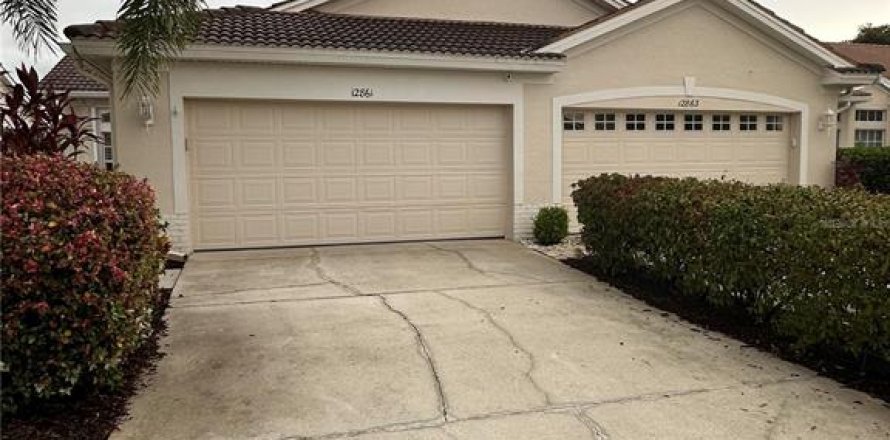 House in Fort Myers, Florida 2 bedrooms, 126.07 sq.m. № 1827854