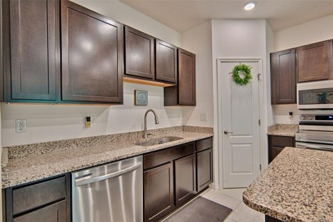 Townhouse in Newberry, Florida 3 bedrooms, 151.9 sq.m. № 1719665 - photo 7