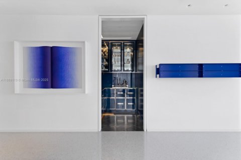 Condominio en venta en Miami Beach, Florida, 4 dormitorios, 386.94 m2 № 1926274 - foto 9