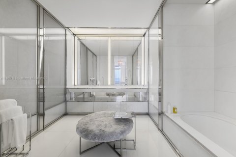Condominio en venta en Miami Beach, Florida, 4 dormitorios, 386.94 m2 № 1926274 - foto 16