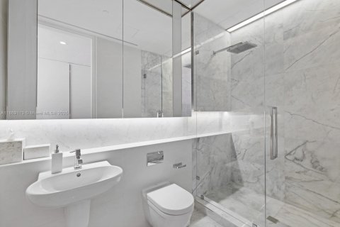 Condominio en venta en Miami Beach, Florida, 4 dormitorios, 386.94 m2 № 1926274 - foto 23