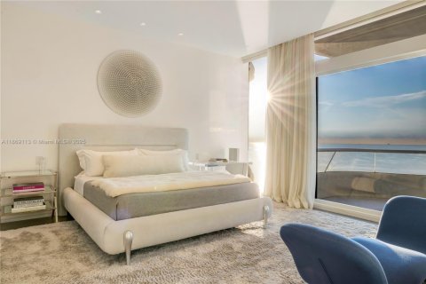 Condominio en venta en Miami Beach, Florida, 4 dormitorios, 386.94 m2 № 1926274 - foto 11