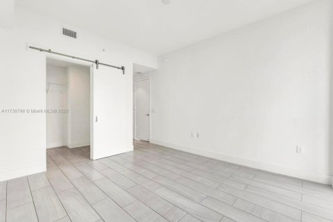 Condo in Sunrise, Florida, 2 bedrooms  № 1859534 - photo 13