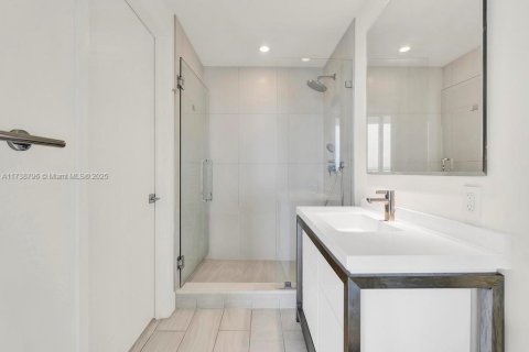 Condo in Sunrise, Florida, 2 bedrooms  № 1859534 - photo 23