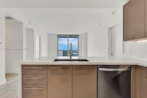 Condo in Sunrise, Florida, 2 bedrooms  № 1859534 - photo 7