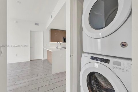 Condo in Sunrise, Florida, 2 bedrooms  № 1859534 - photo 26