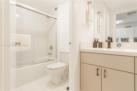 Снять в аренду кондоминиум в Майами-Бич, Флорида 61.32м2, № 1862227 - фото 12