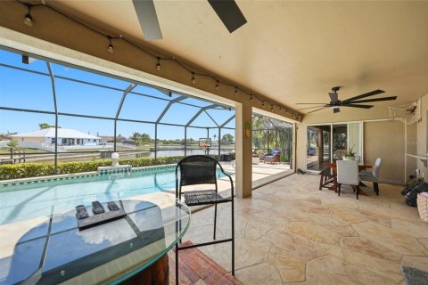 House in Cape Coral, Florida 3 bedrooms, 151.71 sq.m. № 2111317 - photo 28