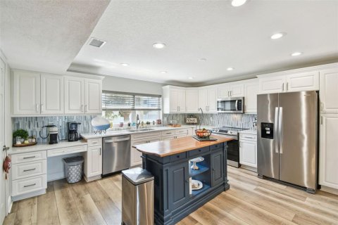 Townhouse in Treasure Island, Florida 3 bedrooms, 227.42 sq.m. № 1572165 - photo 19