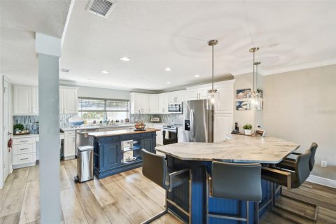 Townhouse in Treasure Island, Florida 3 bedrooms, 227.42 sq.m. № 1572165 - photo 18