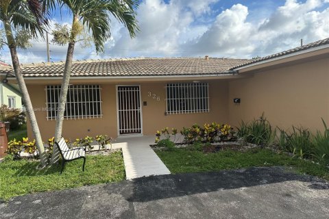 Immobilier commercial à vendre à Hialeah, Floride: 281.49 m2 № 1938262 - photo 3