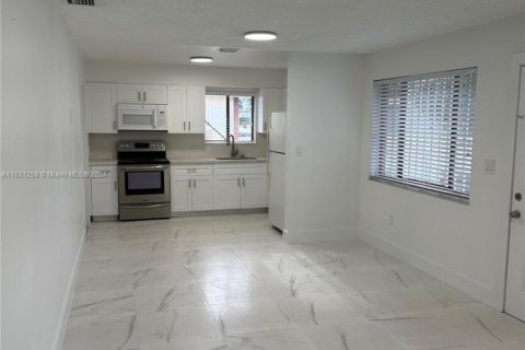 Immobilier commercial à vendre à Hialeah, Floride: 281.49 m2 № 1938262 - photo 21