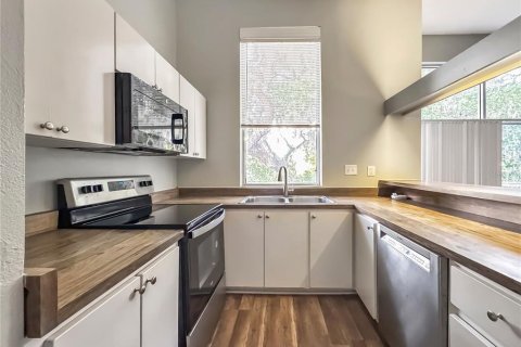 Villa ou maison à louer à Tampa, Floride: 4 chambres, 203.27 m2 № 2390912 - photo 6