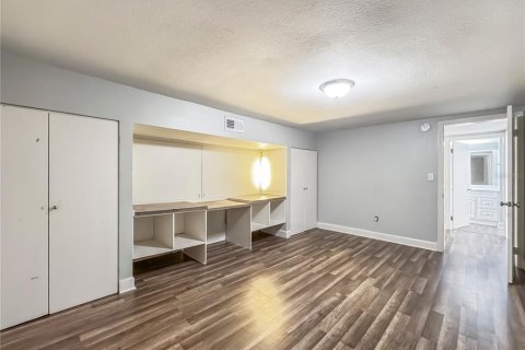 Villa ou maison à louer à Tampa, Floride: 4 chambres, 203.27 m2 № 2390912 - photo 12