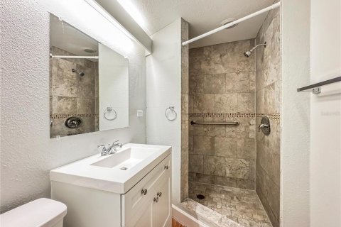 Villa ou maison à louer à Tampa, Floride: 4 chambres, 203.27 m2 № 2390912 - photo 14