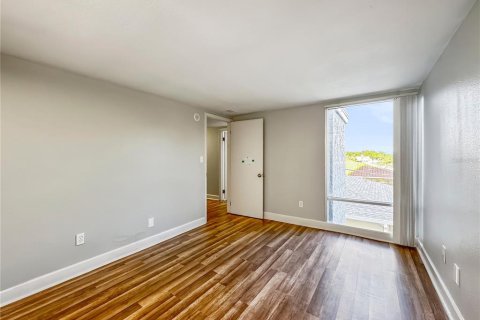 Villa ou maison à louer à Tampa, Floride: 4 chambres, 203.27 m2 № 2390912 - photo 9