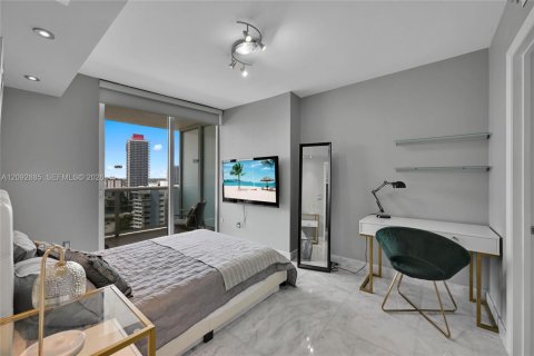 Condo in Hallandale Beach, Florida, 3 bedrooms  № 2376896 - photo 23