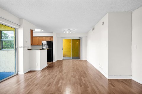 Condominio en venta en Tamarac, Florida, 2 dormitorios, 91.42 m2 № 1711704 - foto 7