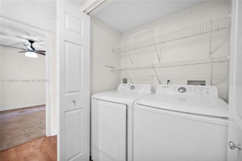 Condominio en venta en Tamarac, Florida, 2 dormitorios, 91.42 m2 № 1711704 - foto 15