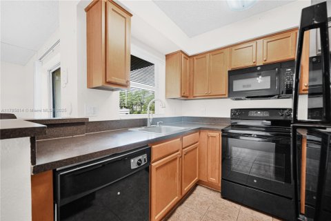 Condominio en venta en Tamarac, Florida, 2 dormitorios, 91.42 m2 № 1711704 - foto 25